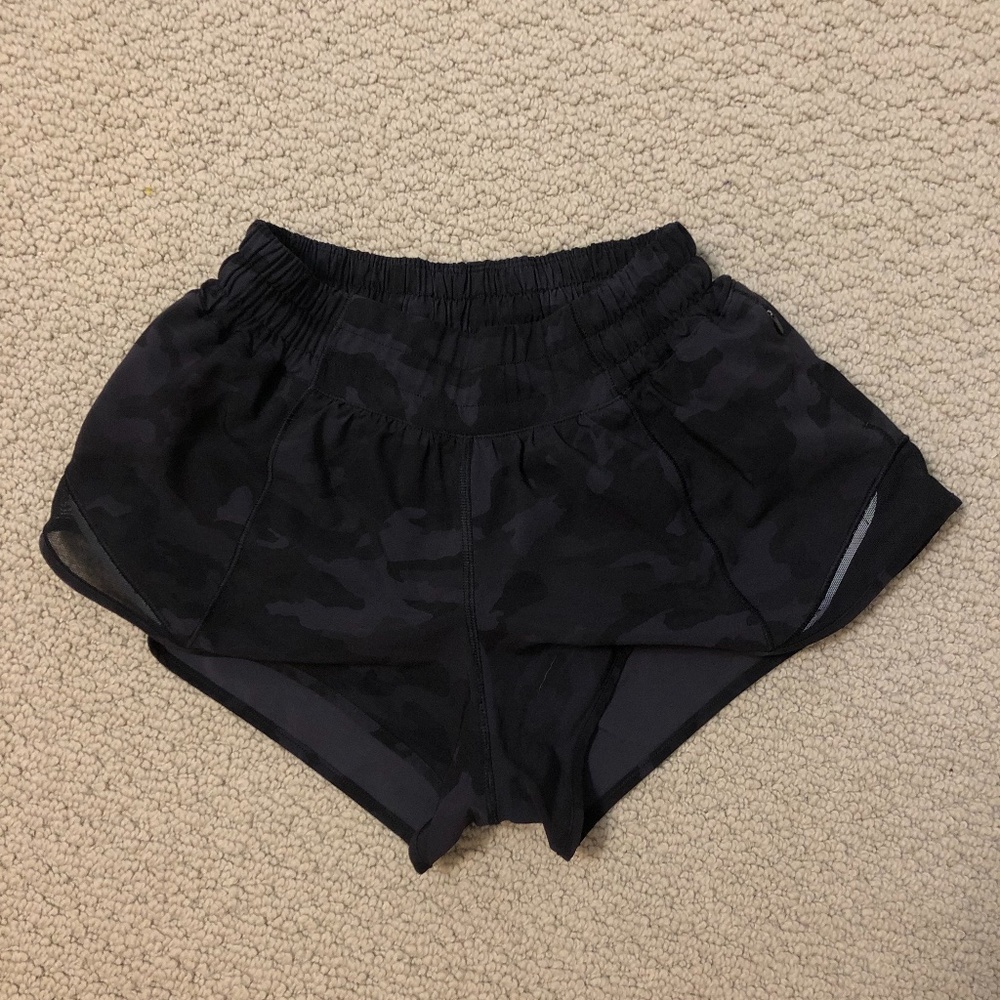TRADING DO NOT BUY Lululemon Hotty Hot Shorts